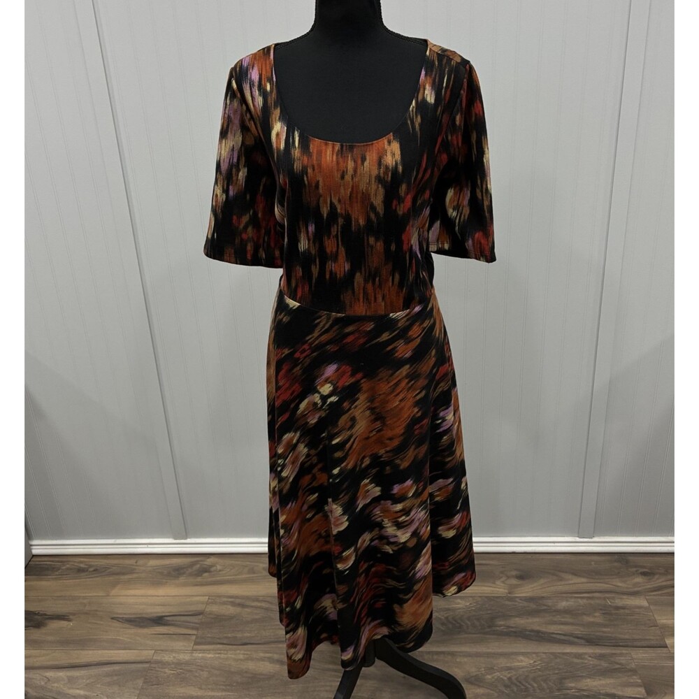 Luxe Carmen Marc Valvo 16W Plus Black Abstract Print Midi Dress Short Sleeve